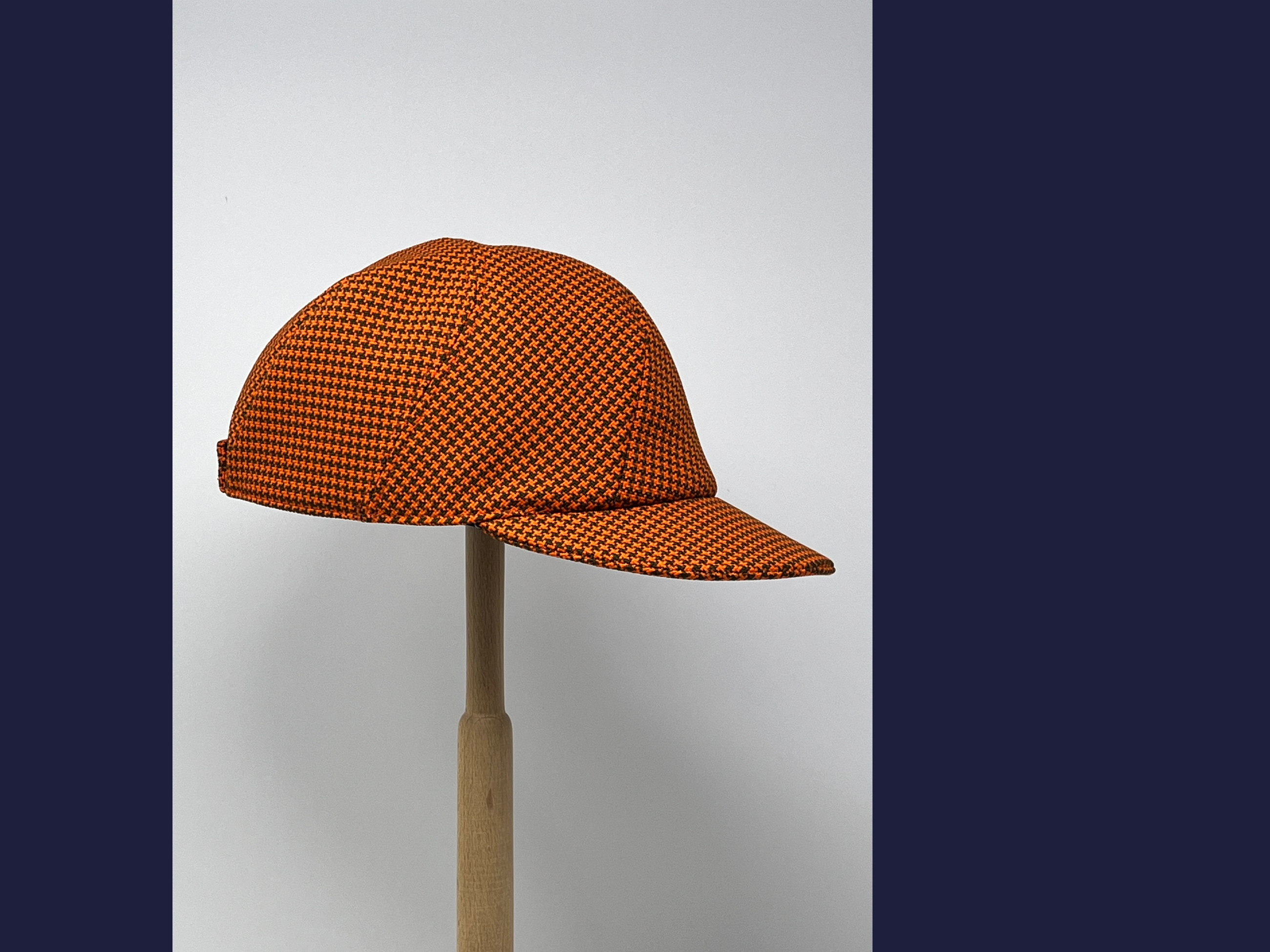 N°111_cap on hat rack_Le Panache Paris©