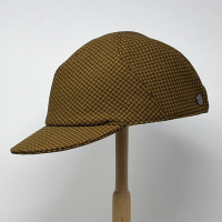 N°112_cap on hat rack_Le Panache Paris©