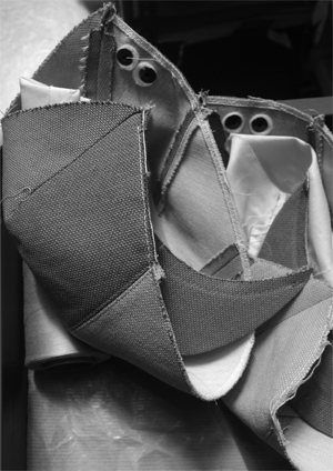 Le Panache Paris - Fabrication à la main : calotte, visière et coiffe Le Panache Paris - Fabrication à la main : calotte, visière et coiffe